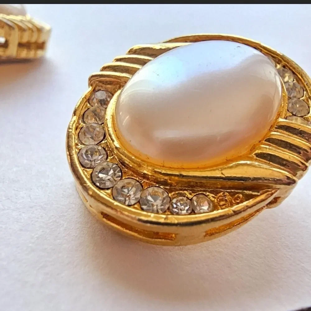 Vintage Gold Tone Faux Pearl Clip Earrings Rhinestone Accent 80s 90s Wedding